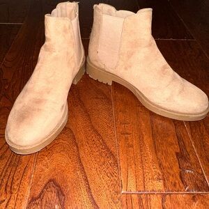 Kensie Light Brown Suede Ankle Boots